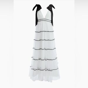 NWT Alice+Olivia size 6 Jessalyn off white & black, bow strap, tiered maxi gown